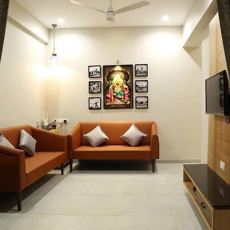 'Sumadhu Homes 301 ' Kolhapur Buitenkant foto