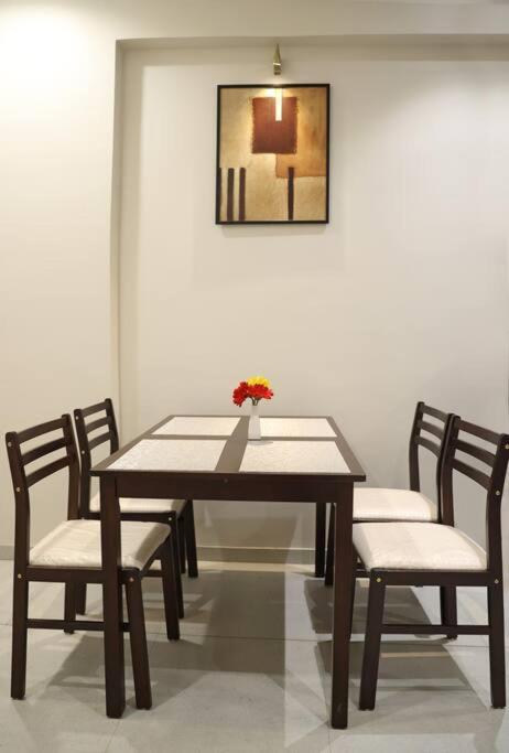 'Sumadhu Homes 301 ' Kolhapur Buitenkant foto