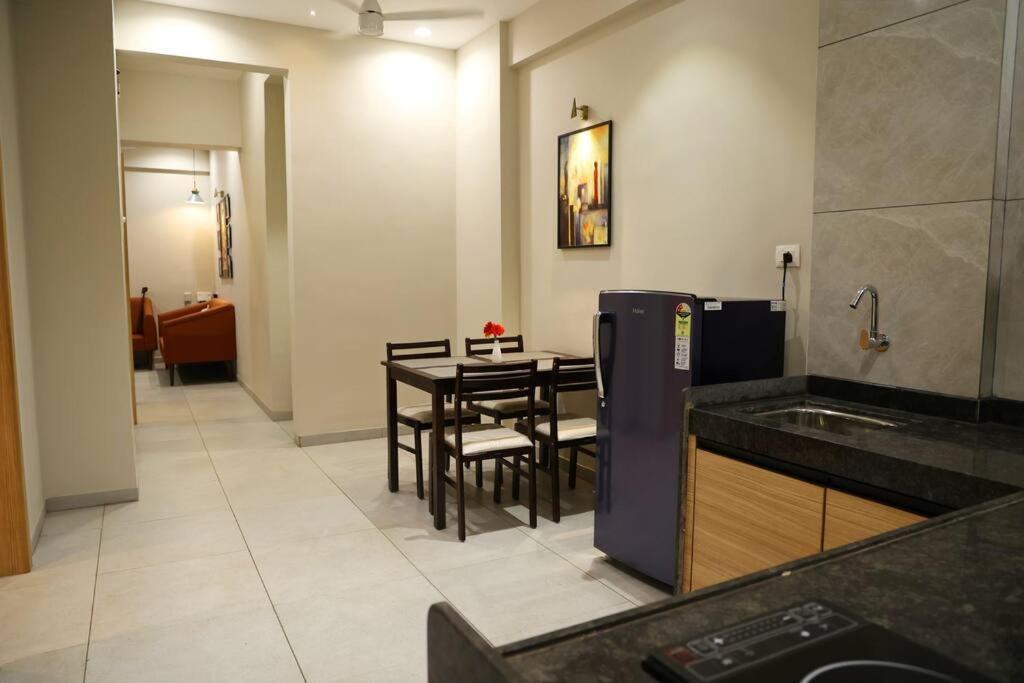 'Sumadhu Homes 301 ' Kolhapur Buitenkant foto